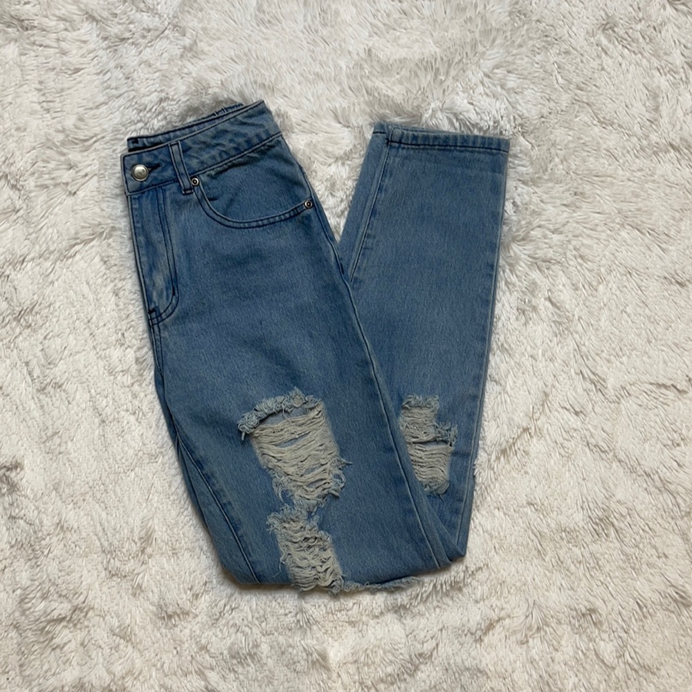 PrettyLittleThings - Distressed Boyfriend Jeans - Size 0